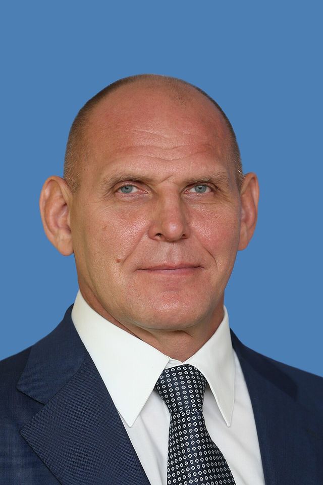 Александр Карелин