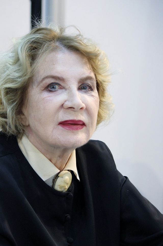 Алла Демидова