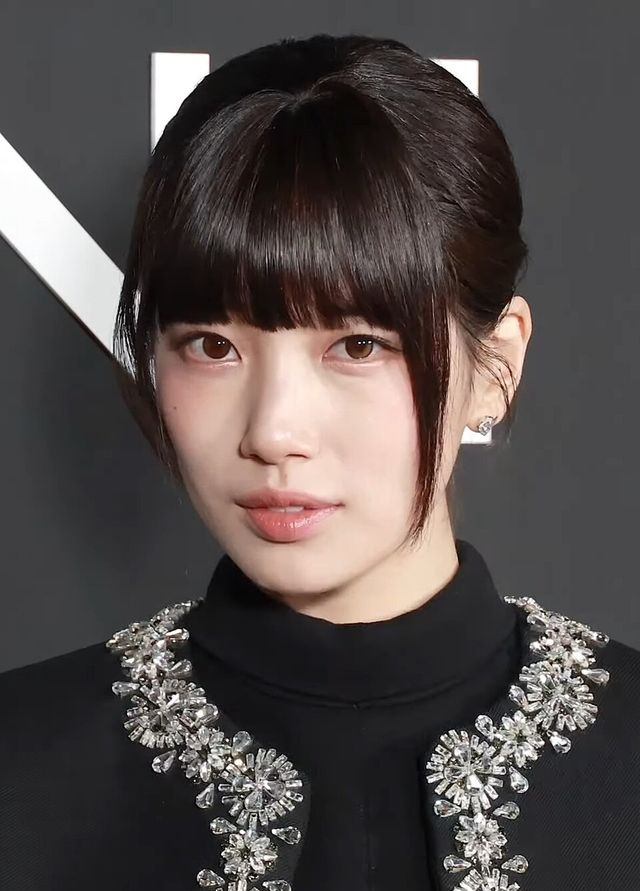 Сюзи (Bae Suzy)
