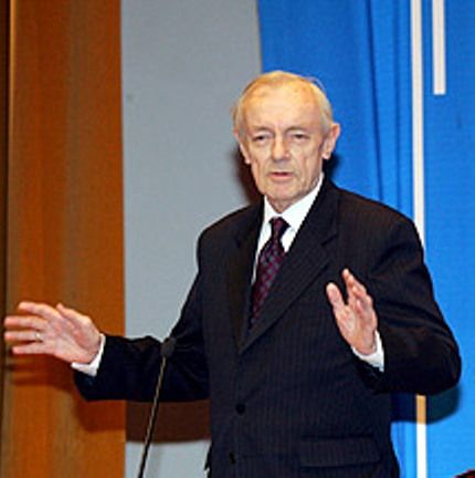 Кирилл Лавров